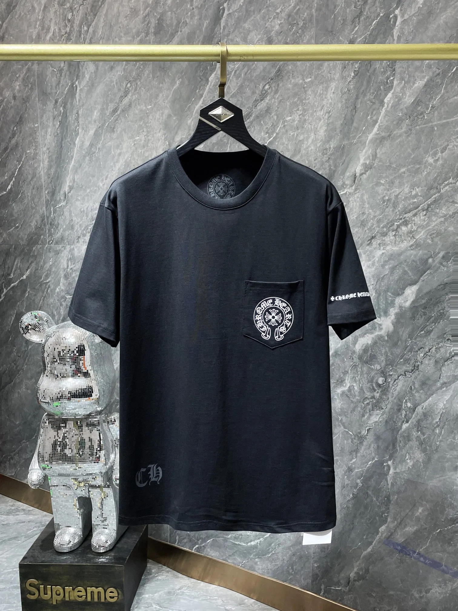 P140 New in summer Chrome Hearts 25ss 260g~270g High-weight, environmentally friendly and high-quality top-quality fabric Classic large horseshoe cross pattern Sanskrit short sleeves Imported glue printing and dyeing Counter synchronization 1:1 replica version Recommended color: black white Size: S, M, L, XL